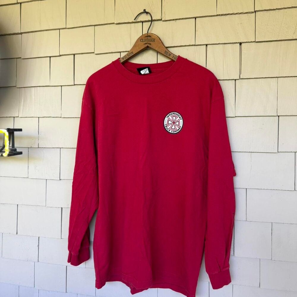 Independent Men's Red and Pink T-shirt